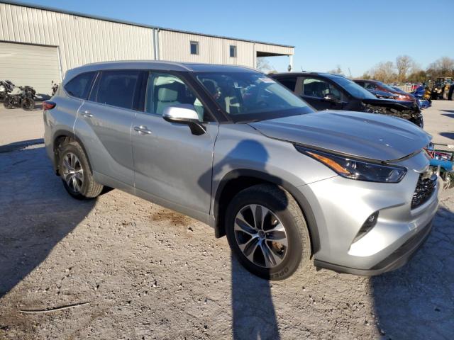 Photo 4 from auction – 2022 TOYOTA HIGHLANDER with VIN 5TDGZRBH9NS164041