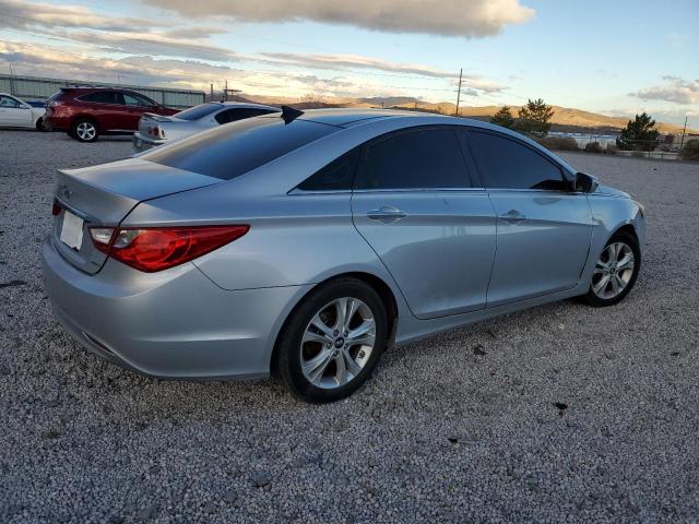 Photo 3 from auction – 2012 HYUNDAI SONATA SE with VIN 5NPEC4AC1CH435212