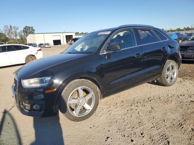 AUDI Q3 PREMIUM 2015 مع رقم تعريف المركبة WA1EFCFS2FR011692 - صورة من المزاد