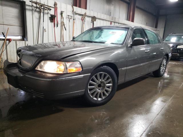 Photo 1 from auction – 2004 LINCOLN TOWN CAR U with VIN 1LNHM83W94Y653600