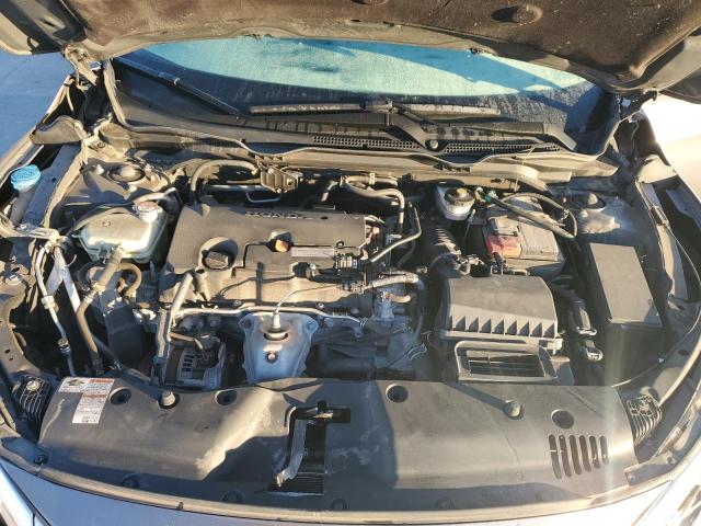 Photo 11 from auction – 2018 HONDA CIVIC LX with VIN 2HGFC2F60JH043180