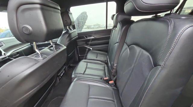 Photo 6 from auction – 2023 JEEP WAGONEER L with VIN 1C4SJSBP0PS540894