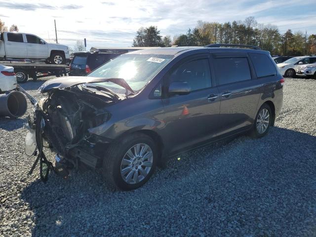TOYOTA SIENNA XLE 2011 with VIN 5TDYK3DCXBS073024 - Photo from auction