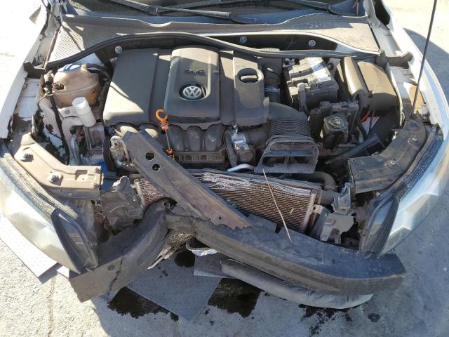 Photo 11 from auction – 2013 VOLKSWAGEN PASSAT S with VIN 1VWAP7A30DC081794