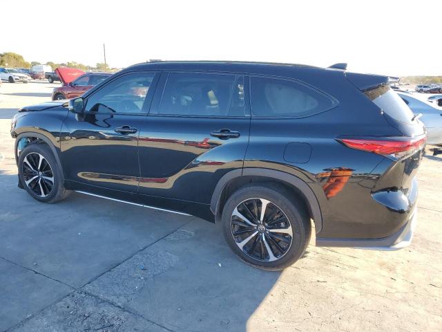 Photo 2 from auction – 2021 TOYOTA HIGHLANDER with VIN 5TDLZRAH8MS033083