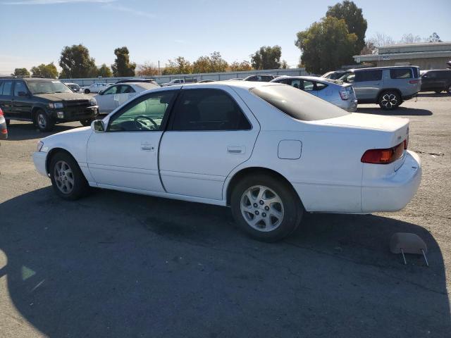Photo 2 from auction – 2000 TOYOTA CAMRY CE with VIN 4T1BG22K9YU978608
