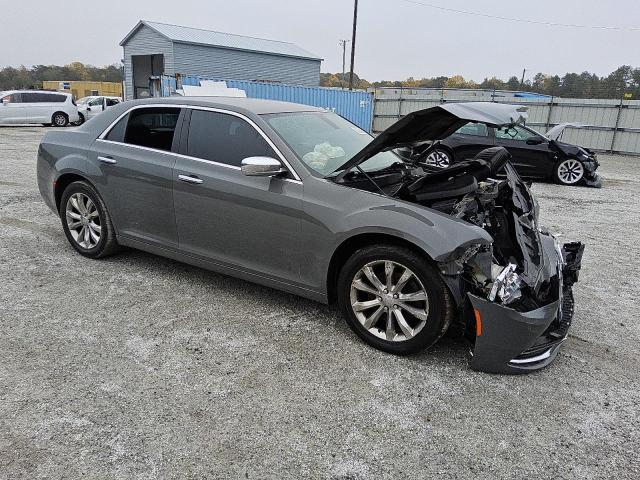 Photo 4 from auction – 2018 CHRYSLER 300 LIMITE with VIN 2C3CCAKG6JH181675