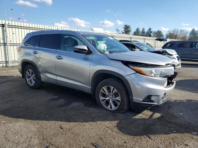 Photo 4 from auction – 2015 TOYOTA HIGHLANDER with VIN 5TDJKRFH8FS156275