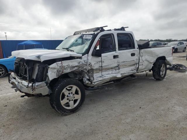 CHEVROLET SILVERADO 2003 with VIN 1GCHC23143F227509 - Photo from auction