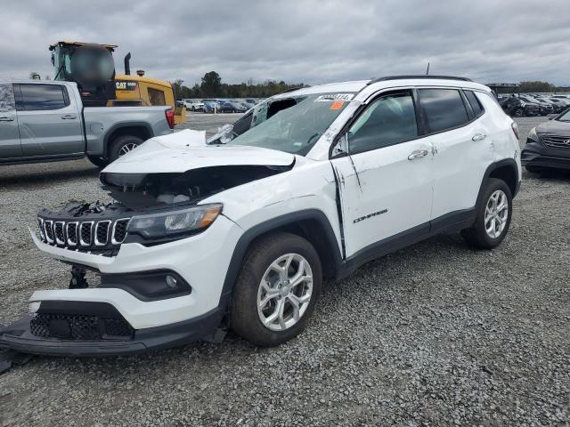 JEEP COMPASS LA 2024 مع رقم تعريف المركبة 3C4NJDBN5RT119505 - صورة من المزاد