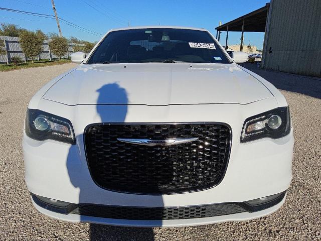 Photo 5 from auction – 2019 CHRYSLER 300 S with VIN 2C3CCABG1KH697542