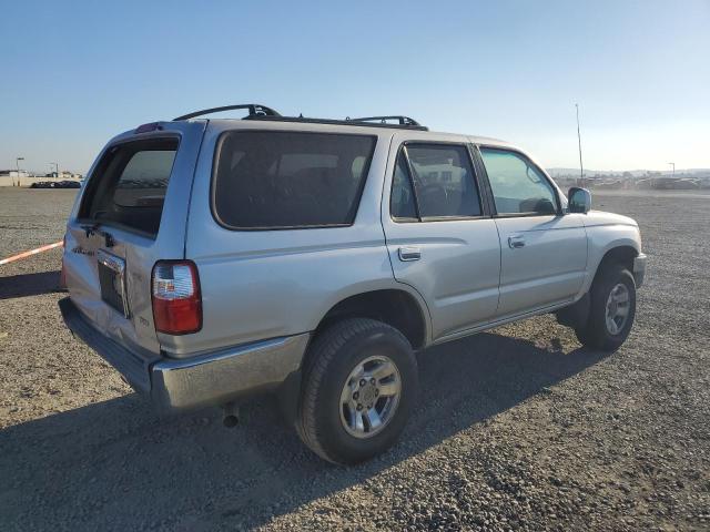 Photo 3 from auction – 2002 TOYOTA 4RUNNER SR with VIN JT3GN86R620225776