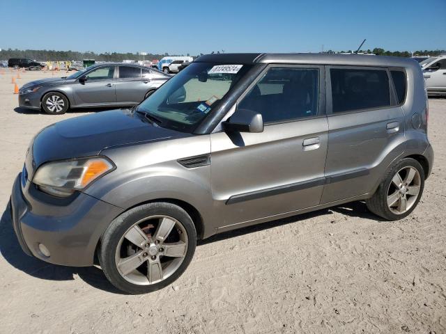 KIA SOUL + 2010 with VIN KNDJT2A25A7068701 - Photo from auction