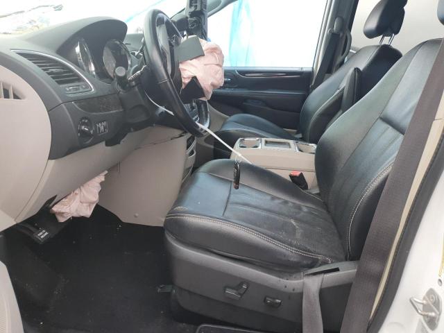 Photo 7 from auction – 2015 CHRYSLER TOWN & COU with VIN 2C4RC1CG1FR554773