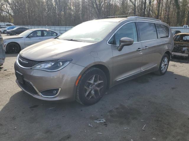 CHRYSLER PACIFICA T 2017 with VIN 2C4RC1EG6HR591849 - Photo from auction