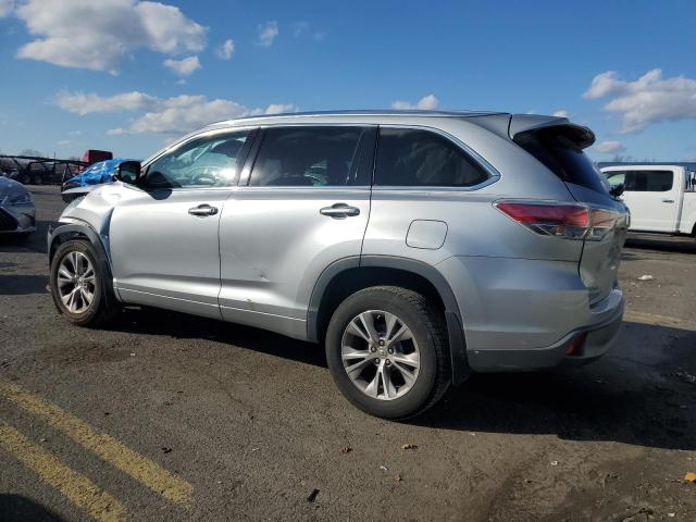 Photo 2 from auction – 2015 TOYOTA HIGHLANDER with VIN 5TDJKRFH8FS156275