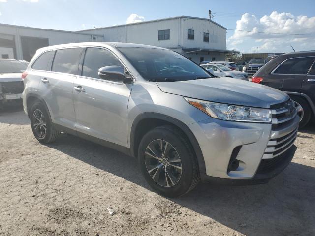 Photo 4 from auction – 2019 TOYOTA HIGHLANDER with VIN 5TDZARFH7KS044258
