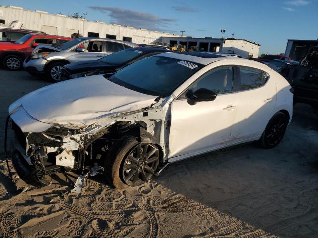 MAZDA 3 PREMIUM 2024 with VIN JM1BPBNY7R1720854 - Photo from auction