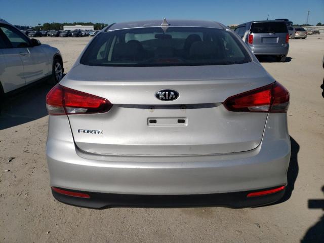 Photo 6 from auction – 2018 KIA FORTE LX with VIN 3KPFK4A70JE249334