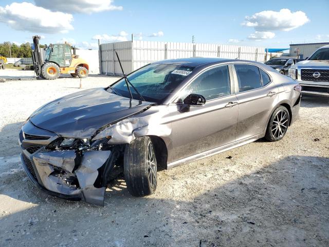 TOYOTA CAMRY SE 2022 with VIN 4T1G11AK1NU675868 - Photo from auction