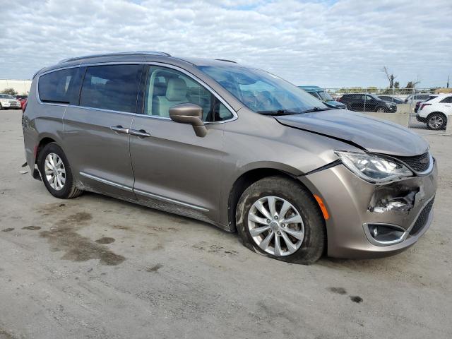 Photo 4 from auction – 2018 CHRYSLER PACIFICA T with VIN 2C4RC1BG3JR128741