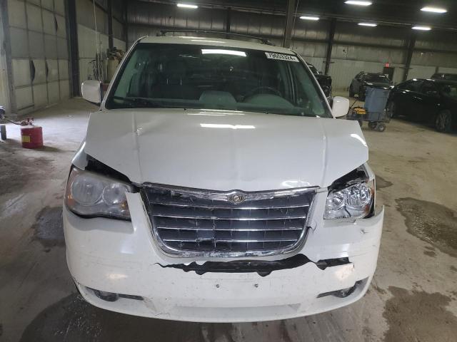 Photo 5 from auction – 2010 CHRYSLER TOWN & COU with VIN 2A4RR5D10AR278489