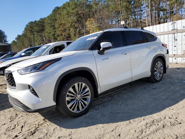 TOYOTA HIGHLANDER 2021 with VIN 5TDEBRCH9MS050405 - Photo from auction