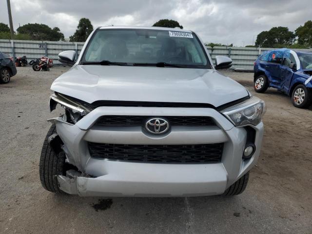 Photo 5 from auction – 2017 TOYOTA 4RUNNER SR with VIN JTEZU5JR2H5152281