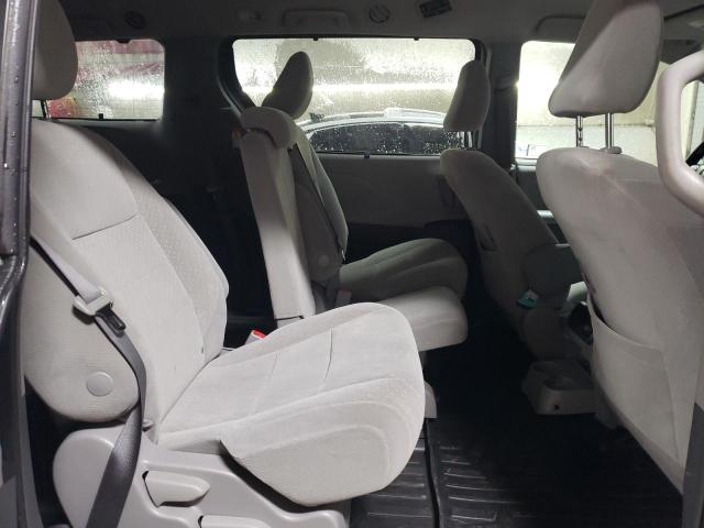 Photo 11 from auction – 2018 TOYOTA SIENNA LE with VIN 5TDKZ3DC0JS939443