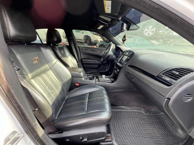 Фото 5 с аукциона – 2017 CHRYSLER 300 S с VIN 2C3CCABG5HH669008