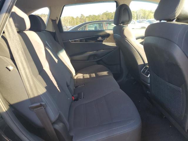 Photo 11 from auction – 2016 KIA SORENTO LX with VIN 5XYPG4A39GG098900