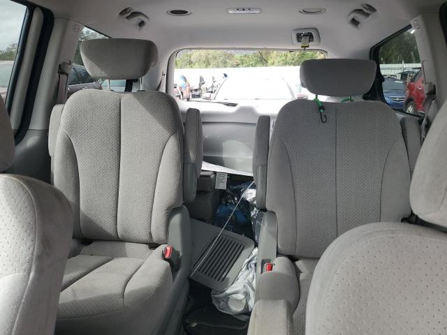 Photo 10 from auction – 2008 HYUNDAI ENTOURAGE with VIN KNDMC233086052697