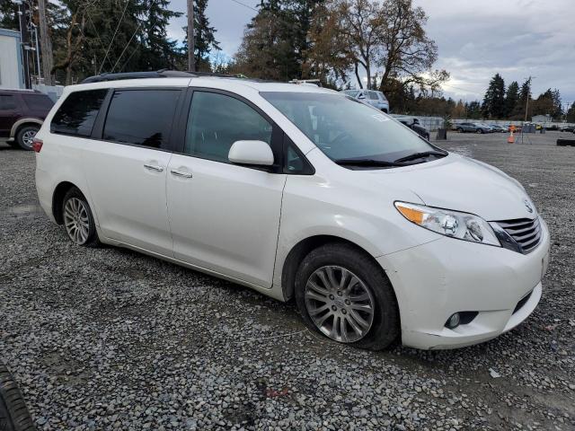 Photo 4 from auction – 2016 TOYOTA SIENNA XLE with VIN 5TDYK3DC6GS736693