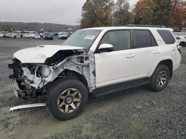 TOYOTA 4RUNNER SR 2020 with VIN JTEBU5JR4L5774505 - Photo from auction