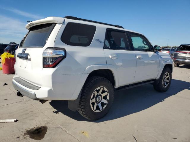 Photo 3 from auction – 2021 TOYOTA 4RUNNER SR with VIN JTERU5JRXM5920566