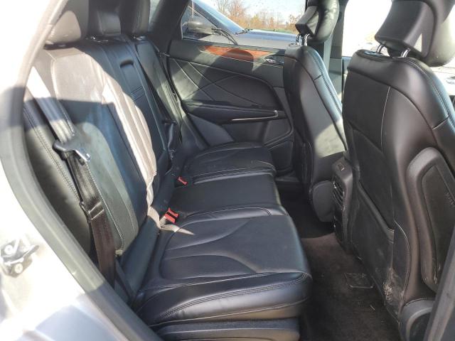 Photo 11 from auction – 2017 LINCOLN MKC RESERV with VIN 5LMCJ3D96HUL12602