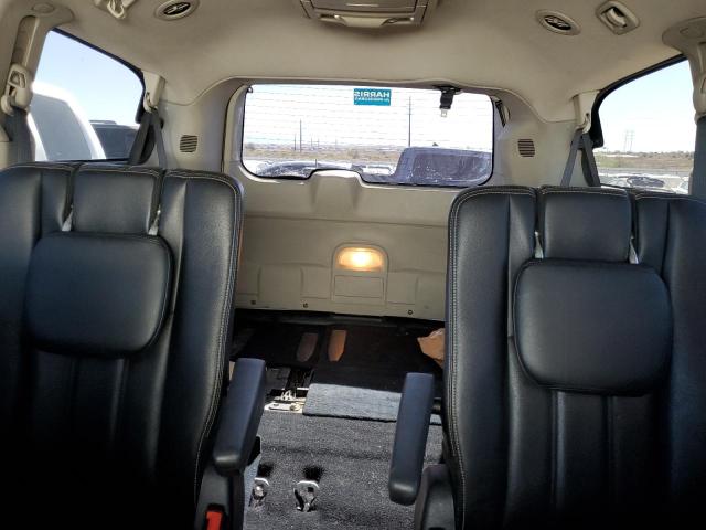 Photo 10 from auction – 2016 CHRYSLER TOWN & COU with VIN 2C4RC1BG0GR186749