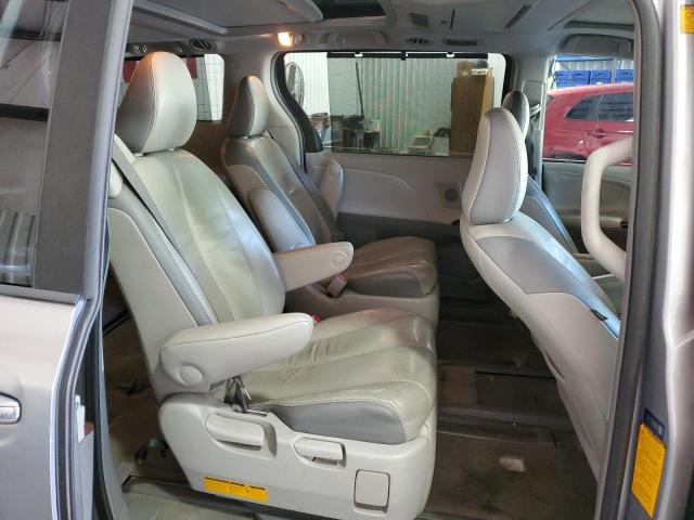 Photo 11 from auction – 2011 TOYOTA SIENNA XLE with VIN 5TDYK3DC8BS155415