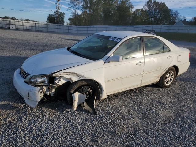 TOYOTA CAMRY LE 2005 with VIN 4T1BE32K85U401110 - Photo from auction
