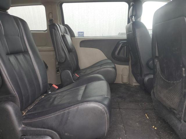 Photo 11 from auction – 2015 CHRYSLER TOWN & COU with VIN 2C4RC1BG4FR609265