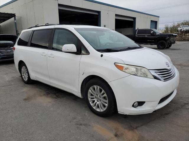 Photo 4 from auction – 2011 TOYOTA SIENNA XLE with VIN 5TDYK3DC0BS148393