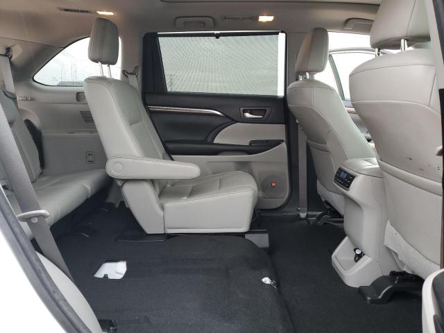 Photo 11 from auction – 2015 TOYOTA HIGHLANDER with VIN 5TDYKRFH0FS115251