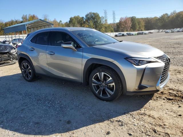 Photo 4 from auction – 2019 LEXUS UX 200 with VIN JTHY3JBH3K2019277