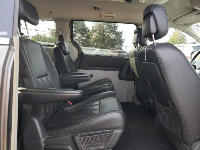 Photo 11 from auction – 2010 CHRYSLER TOWN & COU with VIN 2A4RR8D1XAR367987