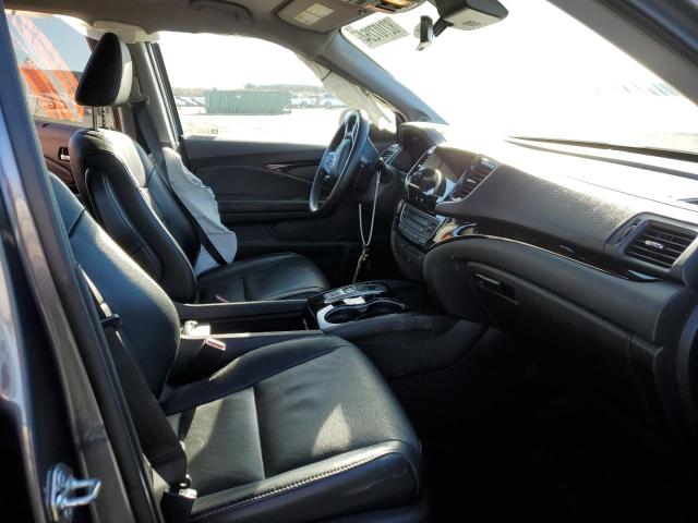 Photo 7 from auction – 2019 HONDA PILOT TOUR with VIN 5FNYF5H97KB002138