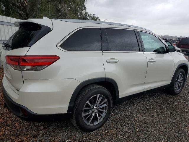 Photo 3 from auction – 2019 TOYOTA HIGHLANDER with VIN 5TDKZRFH1KS571240