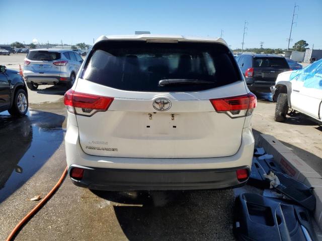 Photo 6 from auction – 2017 TOYOTA HIGHLANDER with VIN 5TDZARFHXHS032081
