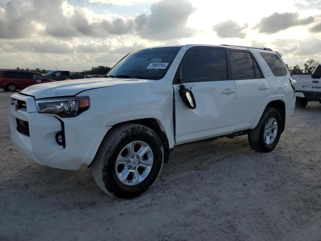TOYOTA 4RUNNER SR 2021 with VIN JTEEU5JR7M5243734 - Photo from auction