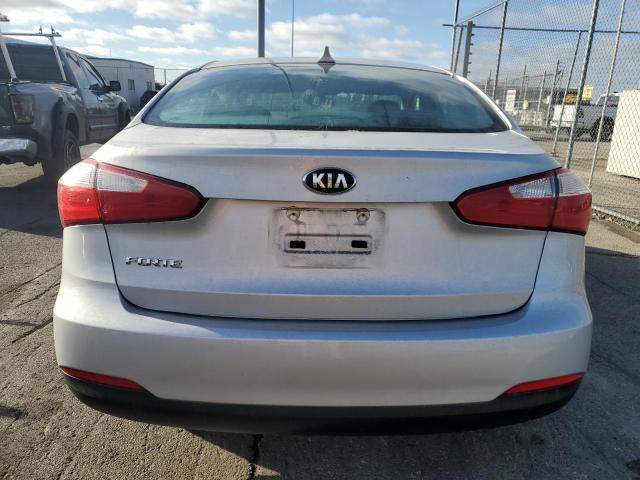 Photo 6 from auction – 2016 KIA FORTE LX with VIN KNAFK4A62G5565259