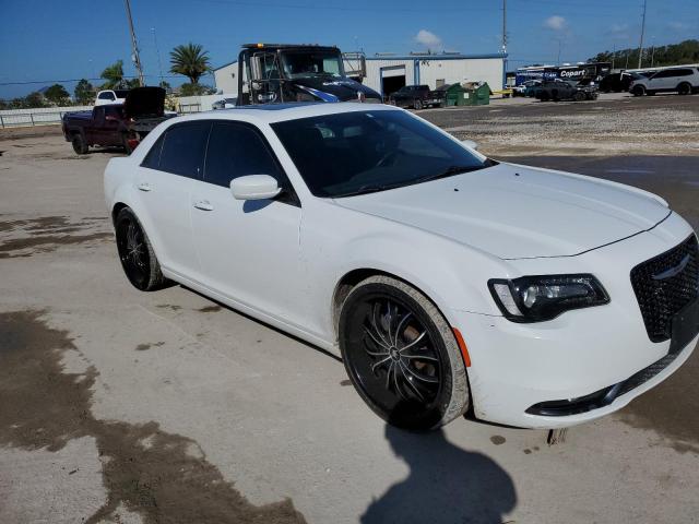 Photo 4 from auction – 2018 CHRYSLER 300 S with VIN 2C3CCABG1JH140399